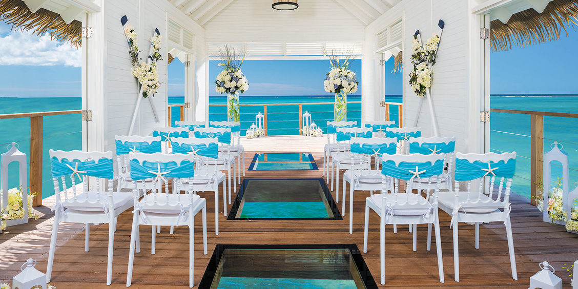 Sandals-SSC_AISLE_SOCIETY_OVER_THE_WATER_CHAPEL_WEDDING_CEREMONY_SET_UP_164_TRADE web